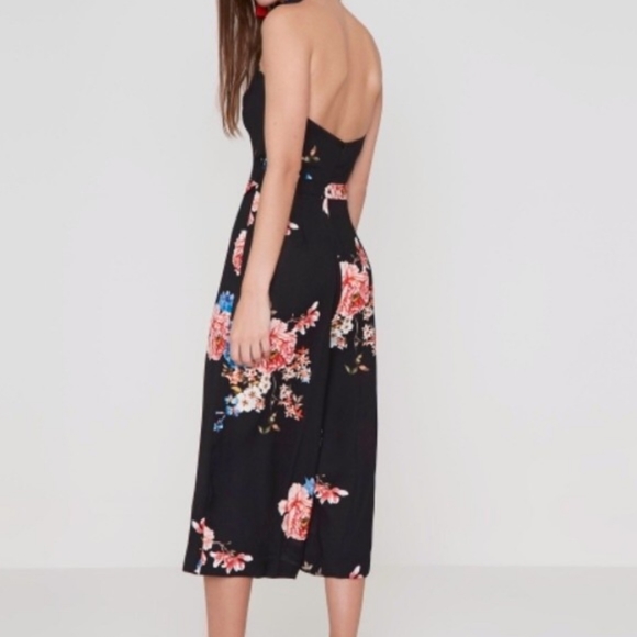 A floral patterned jumpsuit - Picture 2 of 4